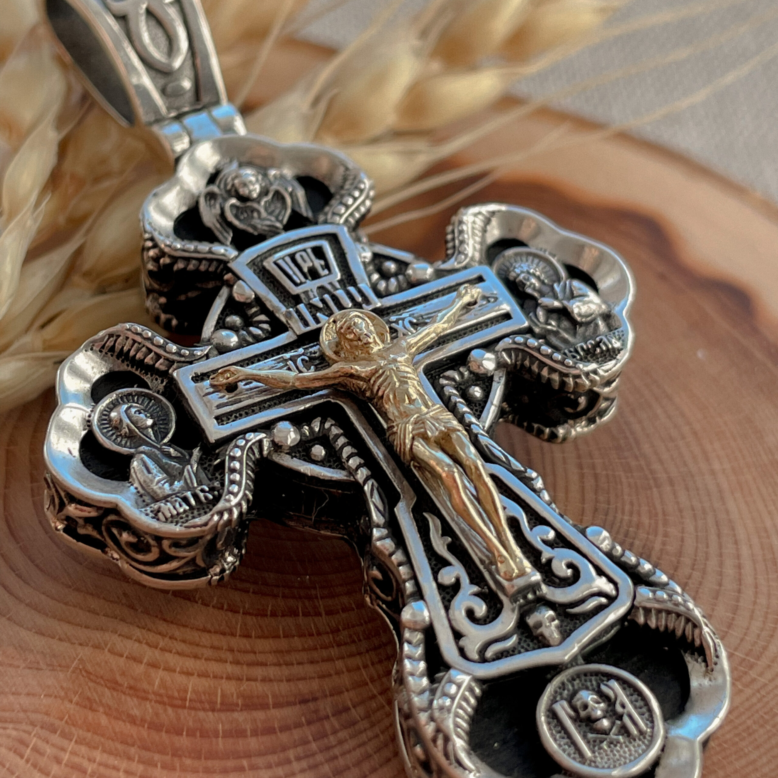 Крестна крест. Крест. Крест в византийском стиле. Кресты нательные из дерева и золота. Крест серебряный с бирюзой.